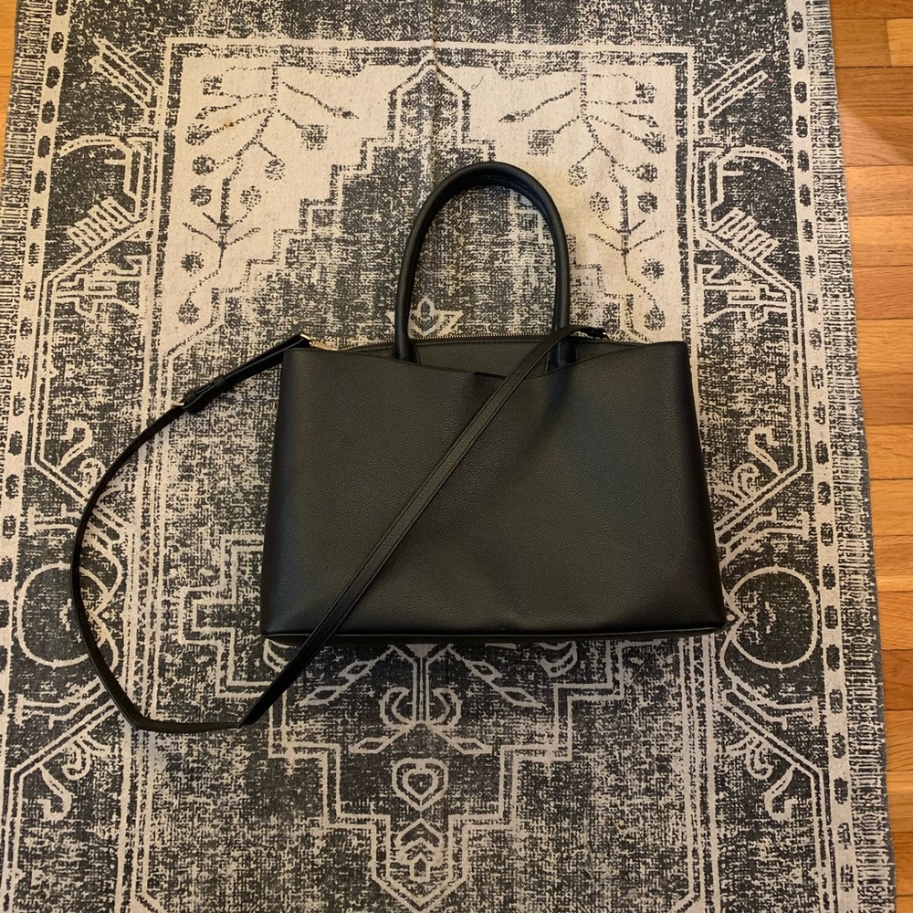 Black laptop / 3 large compartment storage bag!